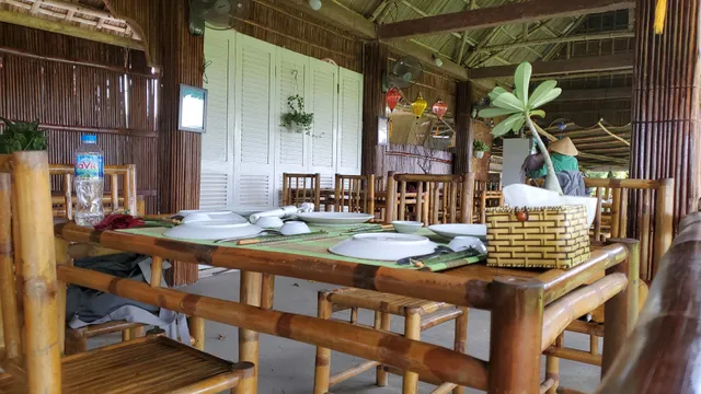 Tra Que Water Wheel Restaurant & Cooking classes