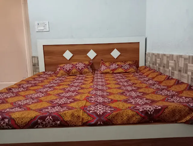 HOTEL VINAYAK AND FAIMILY RESTORENT