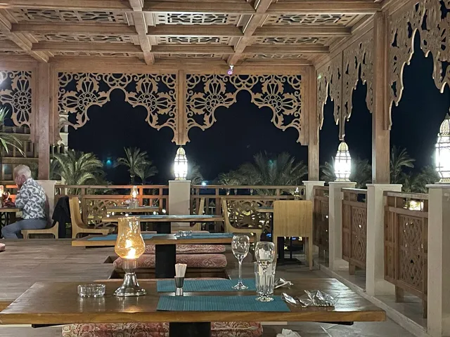 Sky Lounge (Steakhouse)