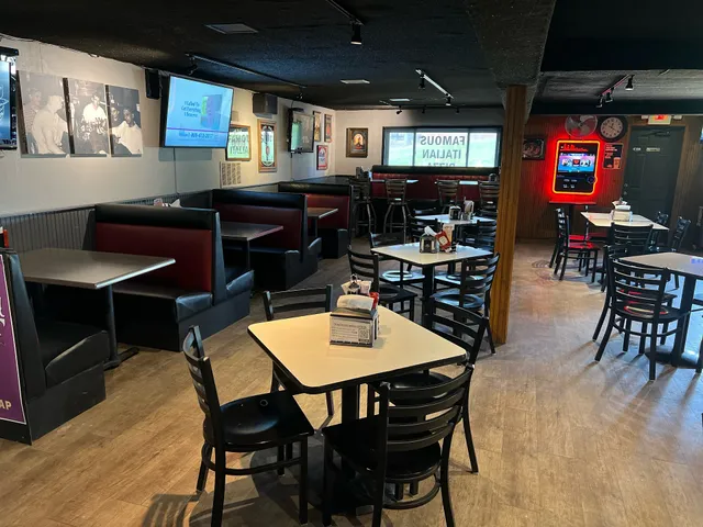 Renucci's Bar & Restaurant