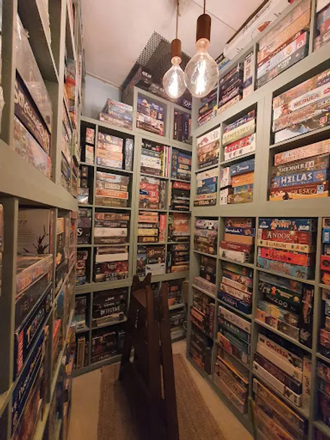 A jogar é que a gente se entende - Café de Jogos de Tabuleiro