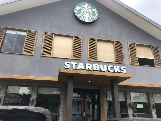Starbucks Kemanggisan Raya