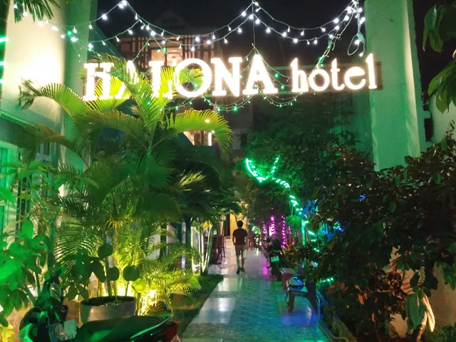 Halona hotel
