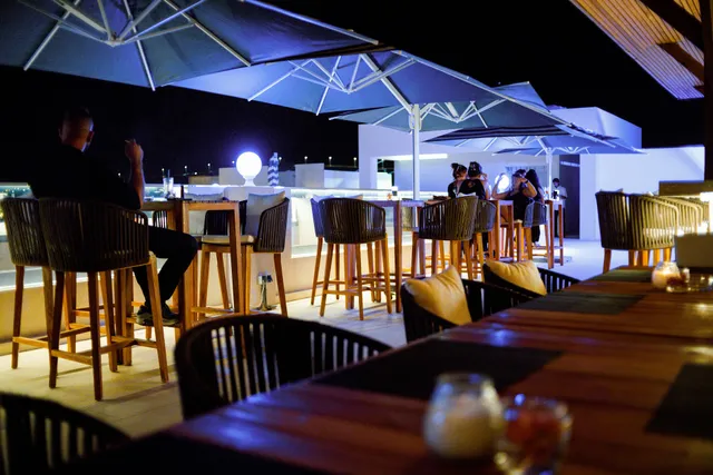 Cascada Rooftop Bar + Kitchen