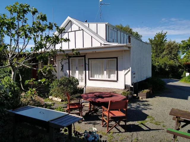 Purple Hen Country Lodge