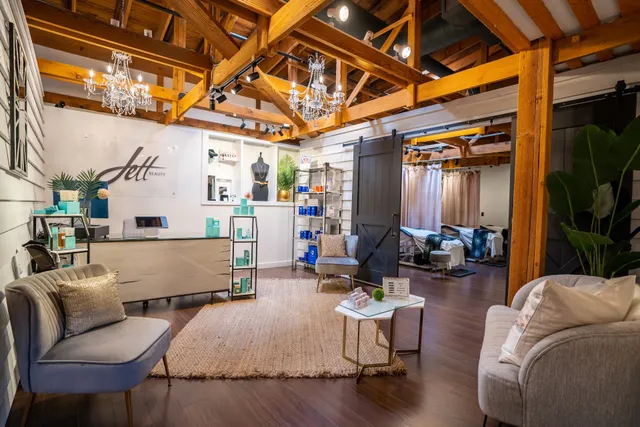 Jett Beauty - Jett Makeup