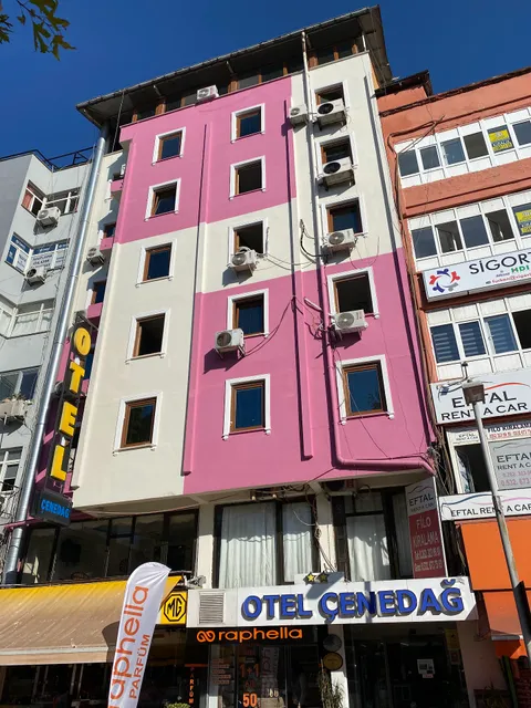 Cenedag Hotel