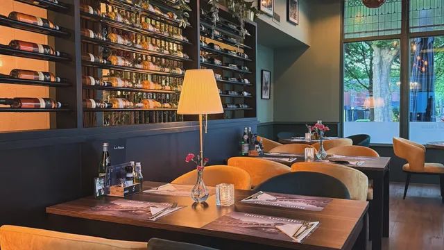 BRASSERIE OSTERIA LA PIAZZA