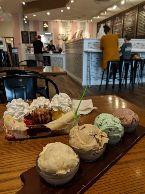 Pav's Creamery North Canton