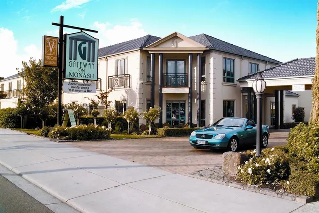 Gateway on Monash Boutique Hotel