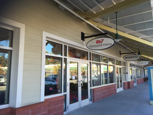 vineyard vines Outlet