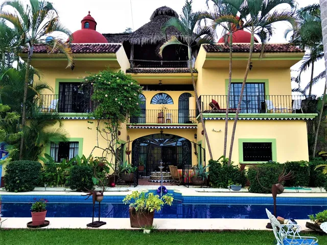 CASA JARDIN DEL TUITO