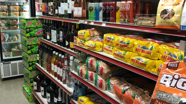 B & S Country Carryout