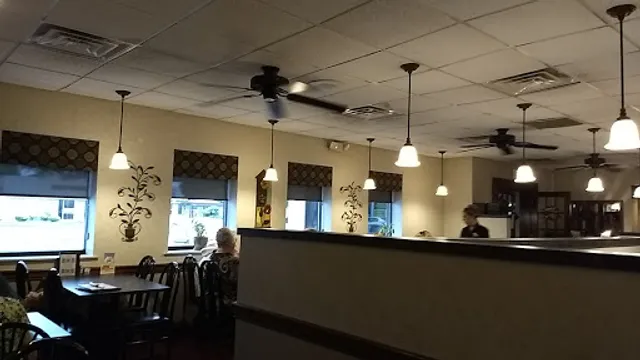 Clubhouse Restaurant + Bar