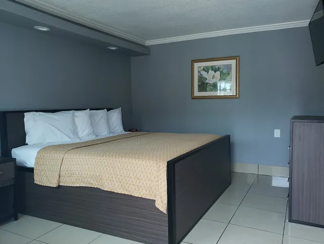 Lone Star Inn by FairBridge