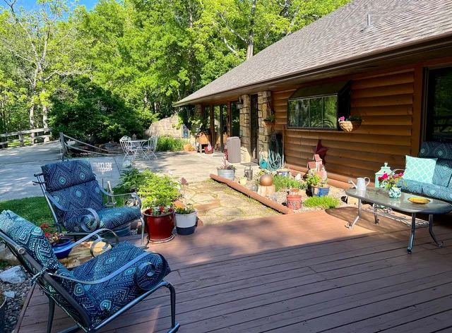 Walnut Waters Bed & Breakfast