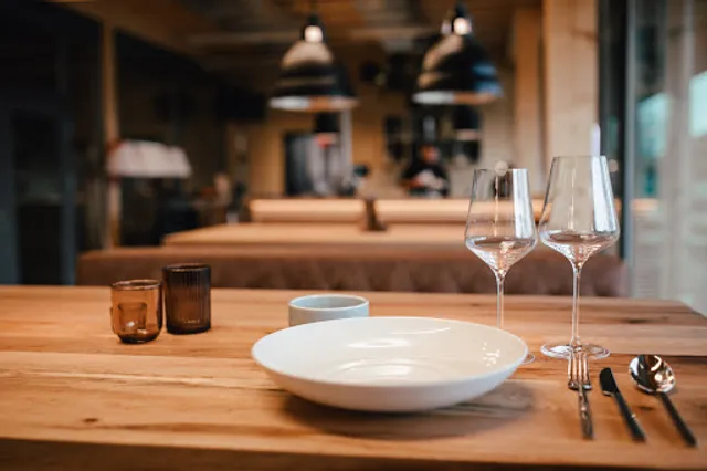 KOMMOD - gemütlich essen & trinken