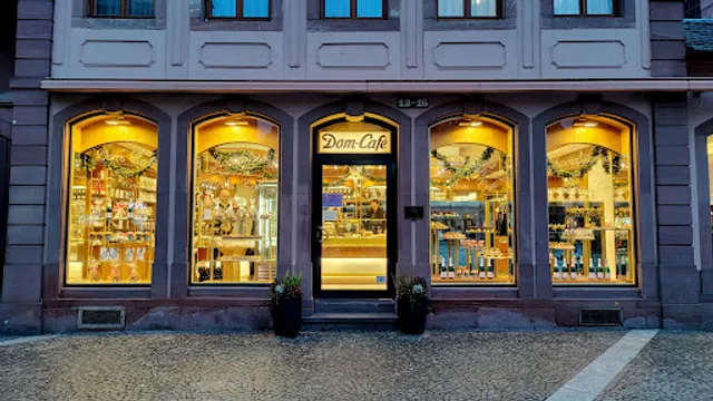 Dom-Café