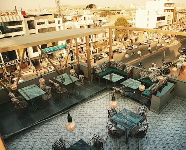 Reunion - Hookah Bar & Sheesha Cafe Jaipur