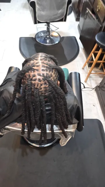 Diamond Cutz Barbershop & Salon