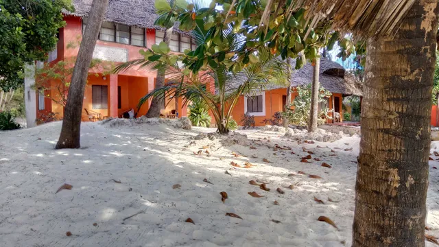 Twisted Palms Lodge & Restaurant