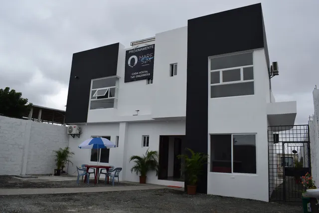 Mare S&M Hostal