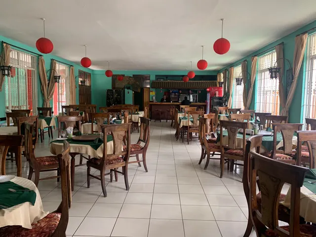 The Chinese dragon restaurant (君宜饭店)