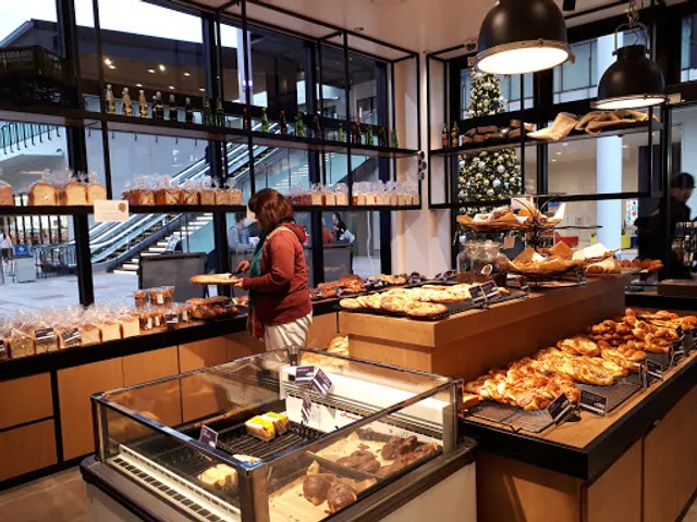 R Baker Inspired by court rosarian BRANCH福岡下原店