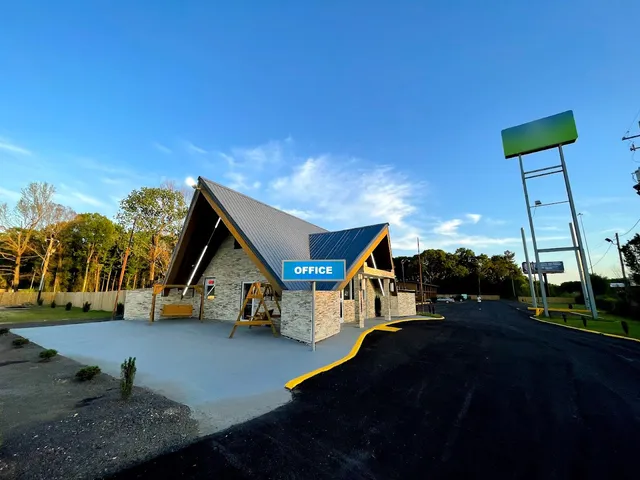 MONTGOMERY INN & SUITES