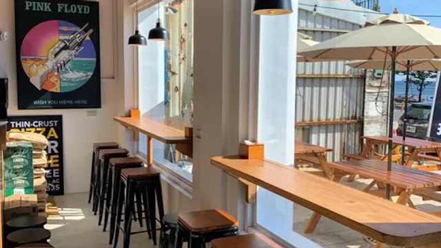 Pizza Rock Kenting 墾丁店（最後點餐時間晚上20：30，Last Order Time p.m. 08：30）