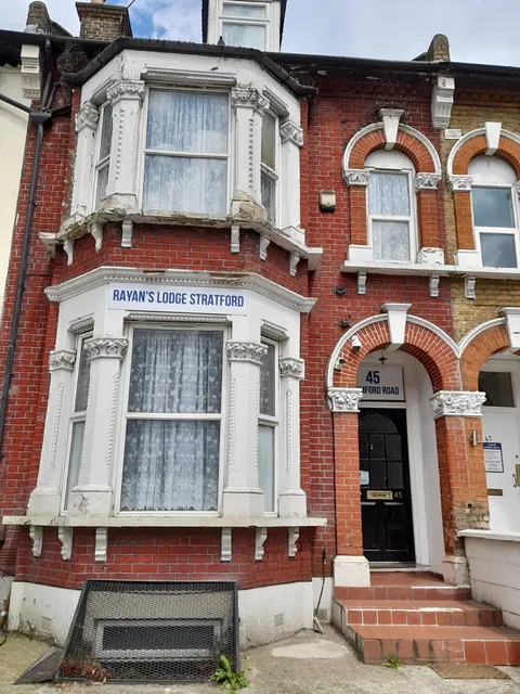 Rayan's Lodge Stratford