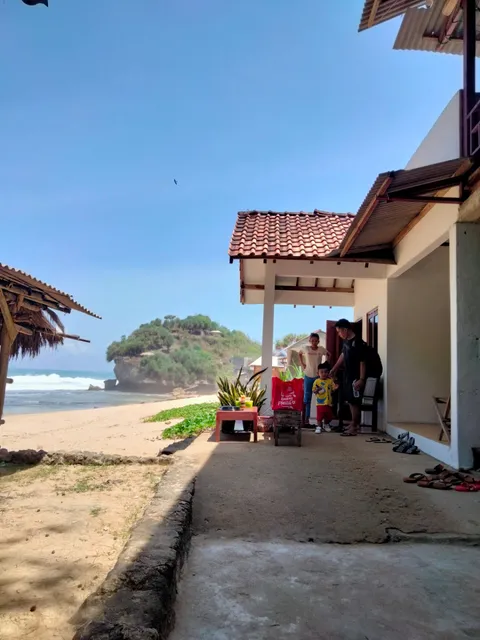 Penginapan Arimbi Depan Pantai