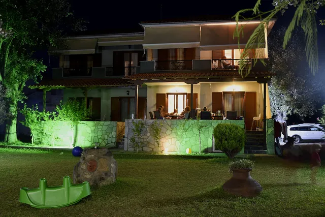 Anna Pousi Studios & Apartments