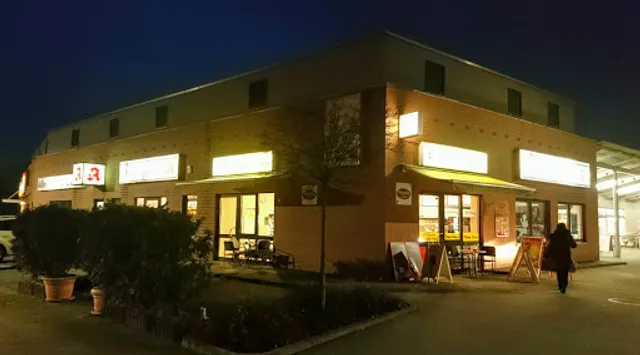 Bistro Kaya und Flohmarkt