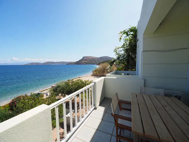 Iason Apartments & Studios