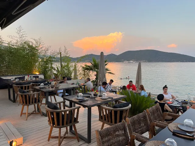 GLYKANISOS RESTAURANT