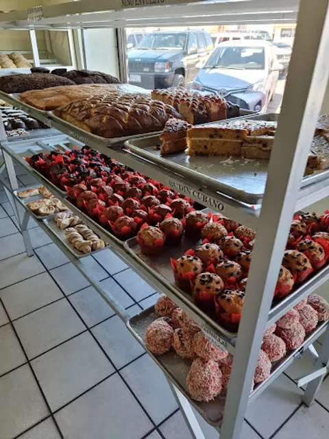 Mi Panadería y Algo Más