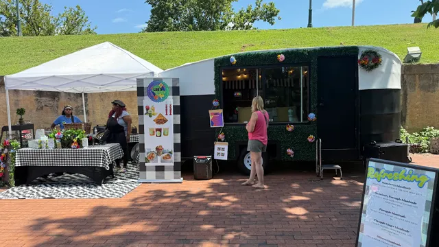 Lee’s Kitchen & Juice Bar