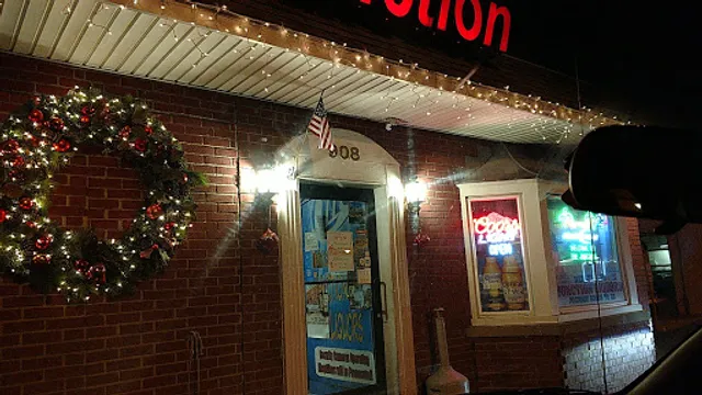 Junction Bar & Liquors