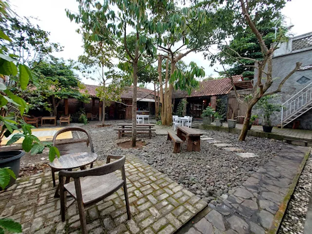 TEES COFFEE X BATMANS STEAK