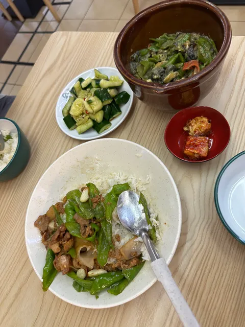 Xiang Yu Hunan Cuisine (湘遇湖南菜)