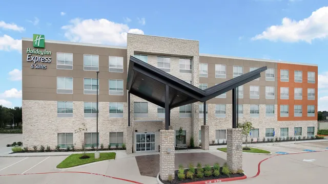 Holiday Inn Express & Suites Sugar Land SE - Missouri City by IHG