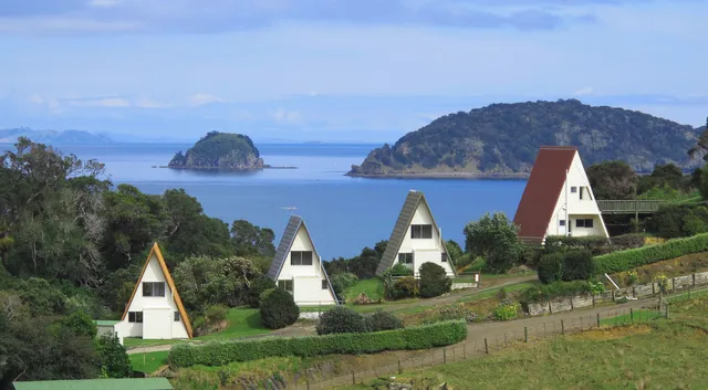 Pohutukawa Coastal Chalets