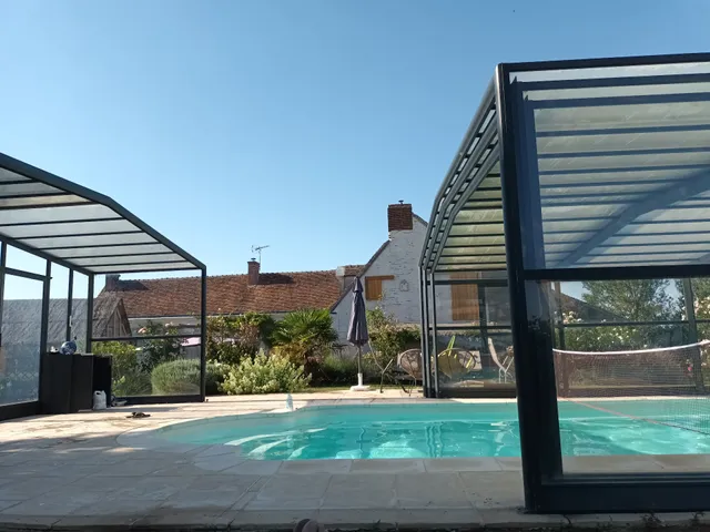 Gîte avec piscine couverte, chauffée et spa
