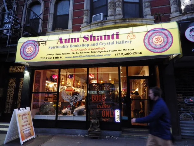 Aum Shanti Bookshop & Psychic Tarot Card Readings