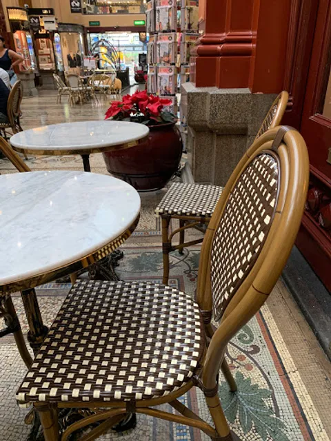 Le Petit Chateau Restaurant