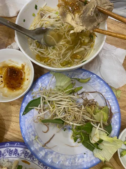 Quán Trường Tiền, Bún Bò Huế, Mì Quảng, Cơm…