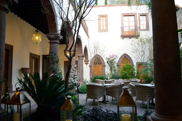 Hotel Casa Blanca 7 / Rooftop Bar