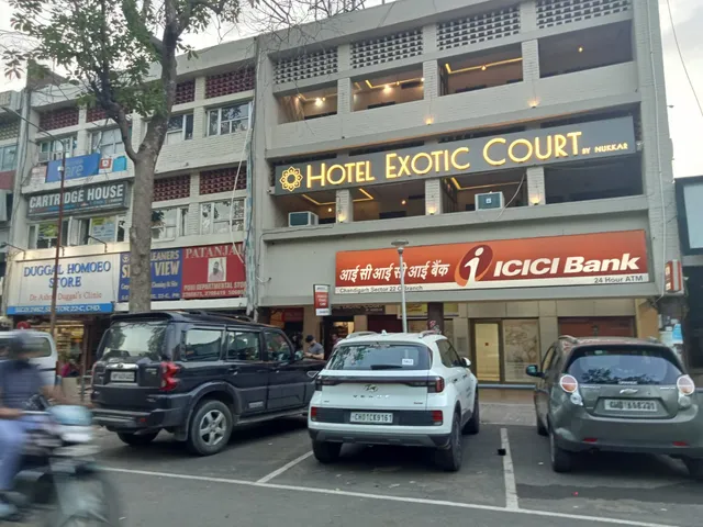 hotel exotic court