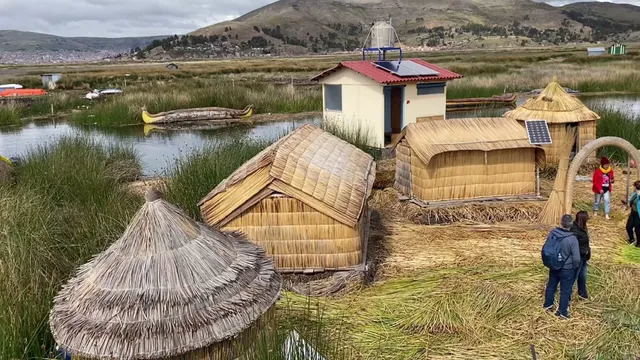 Uros Suma Uro Lodge